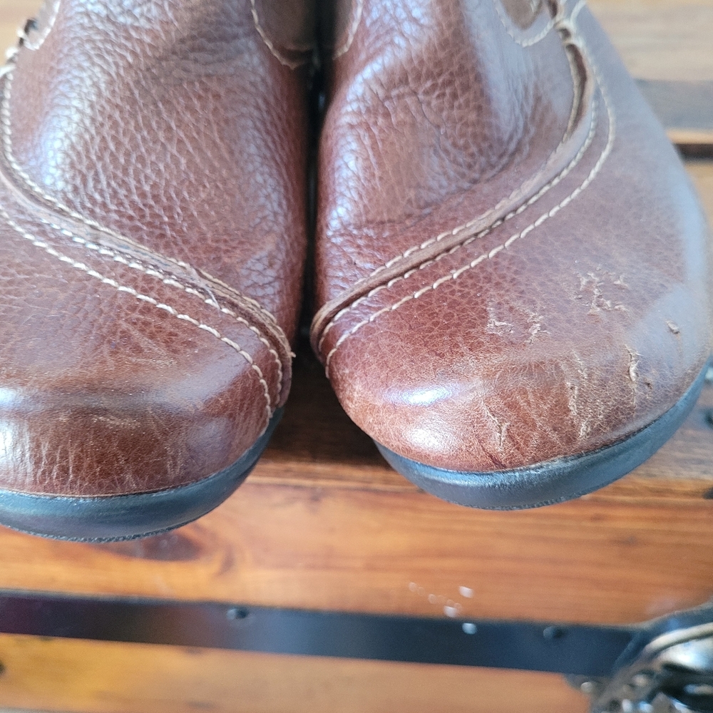 Earth Origins Leather And Suede Ankle Boots W/ Buckle - Picture 4 of 12